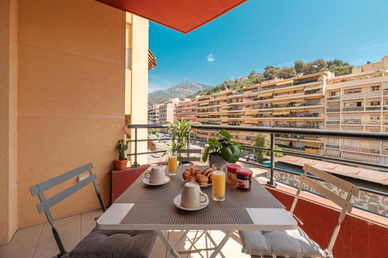 Superbe appartement rénové au centre ville de Menton Exterior foto