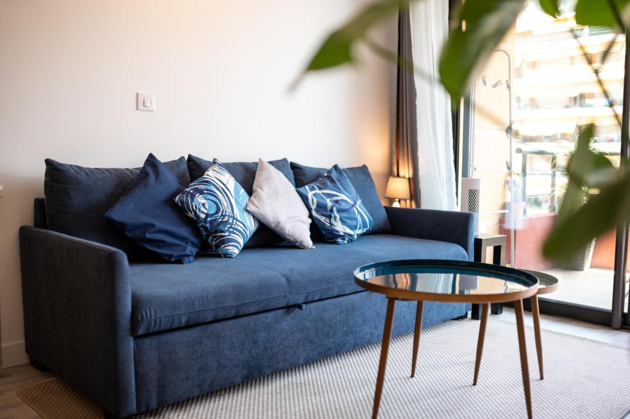 Superbe appartement rénové au centre ville de Menton Exterior foto