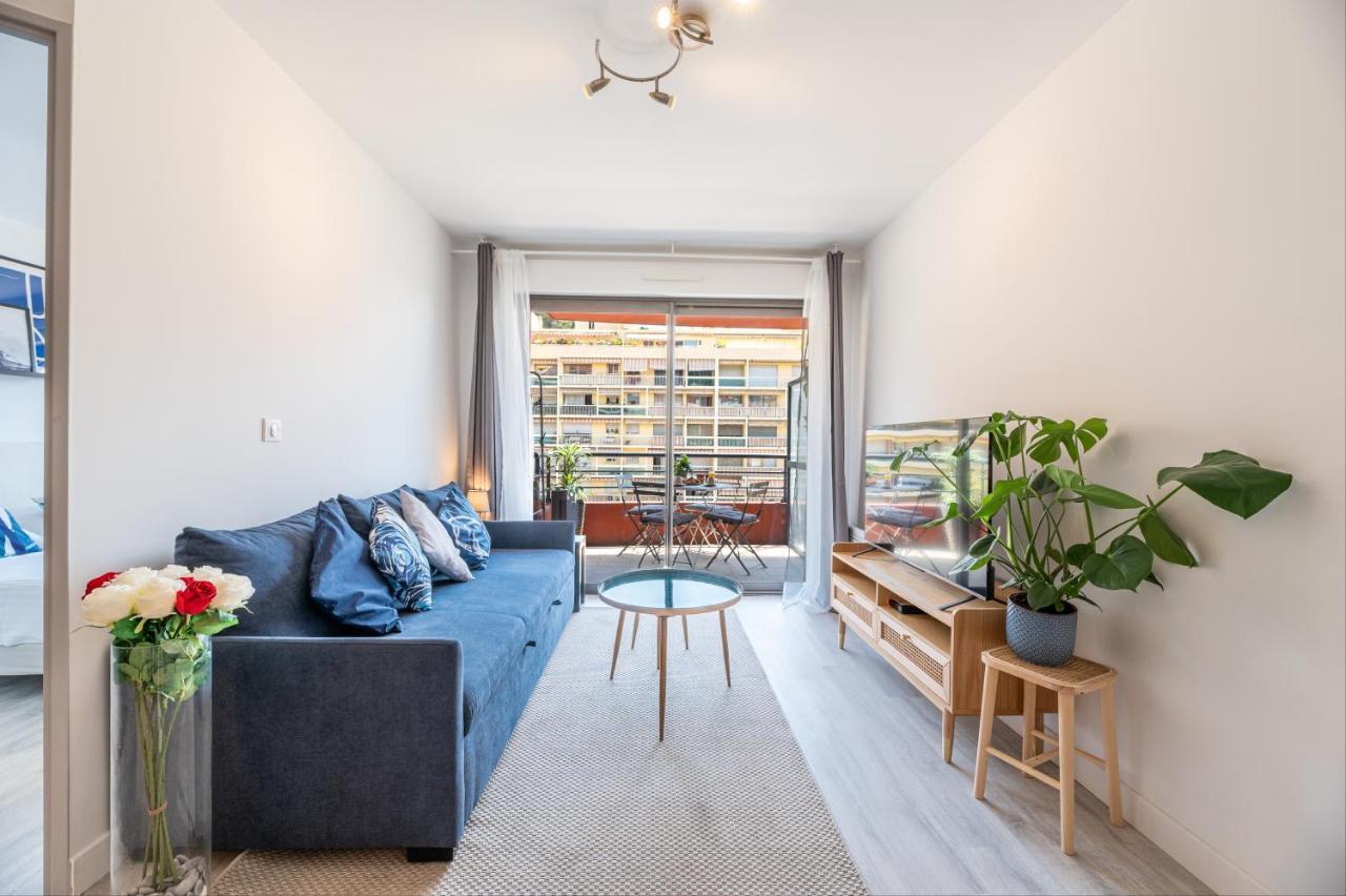 Superbe appartement rénové au centre ville de Menton Exterior foto