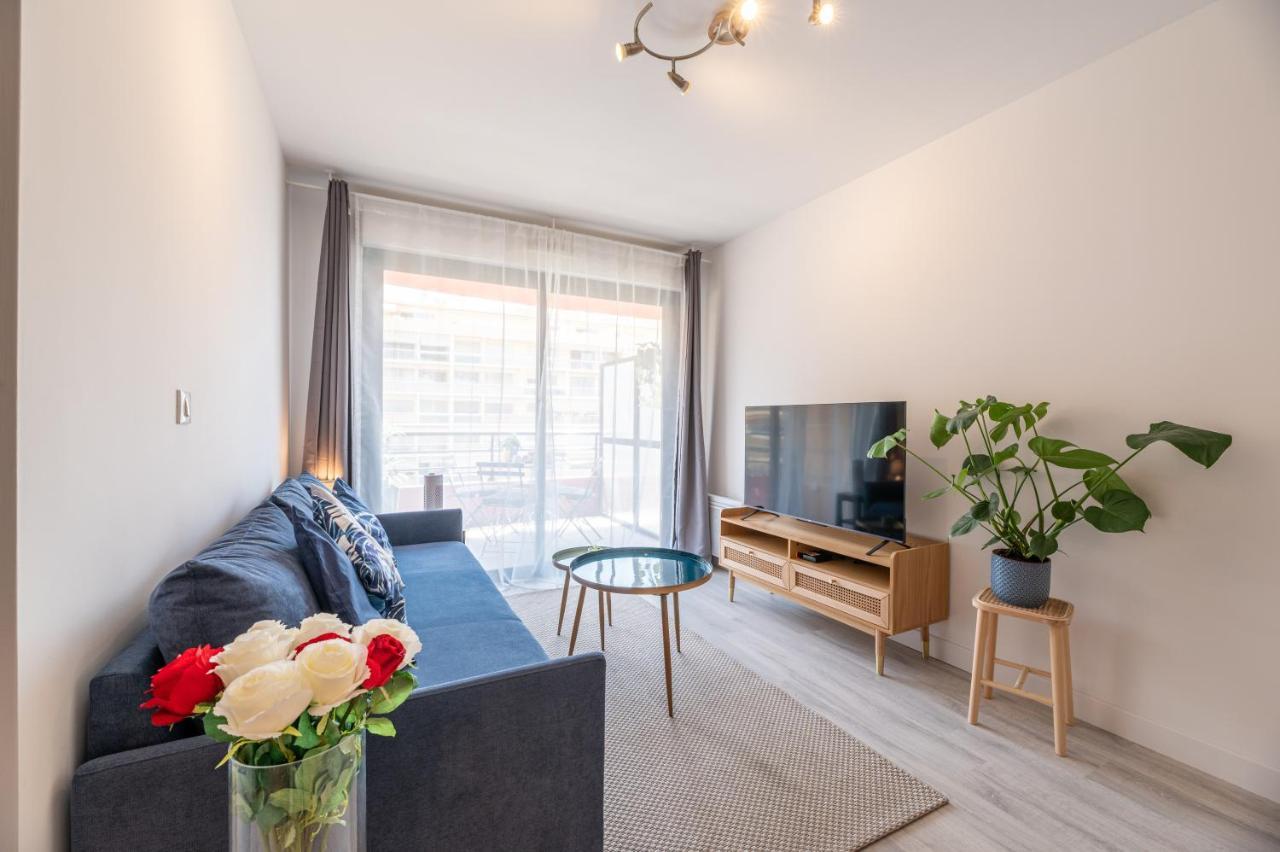 Superbe appartement rénové au centre ville de Menton Exterior foto