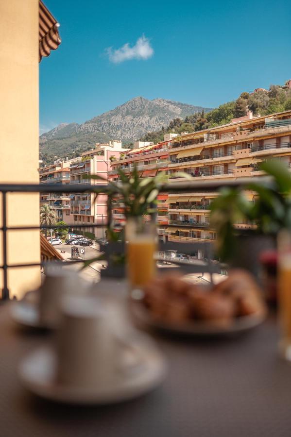 Superbe appartement rénové au centre ville de Menton Exterior foto